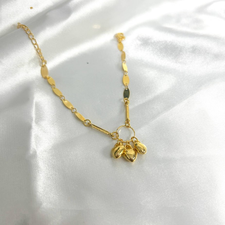 Pulseira Trabalhada 3 Corações - Folheado a Ouro 18k