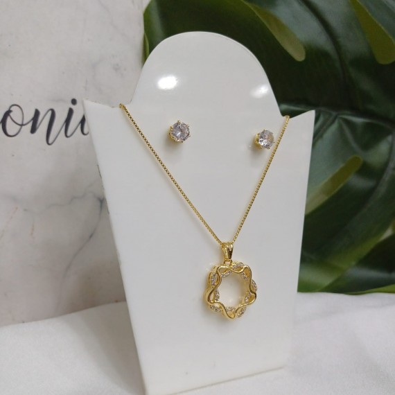 Conjunto Estrela Texturizada - Folheado a Ouro 18k